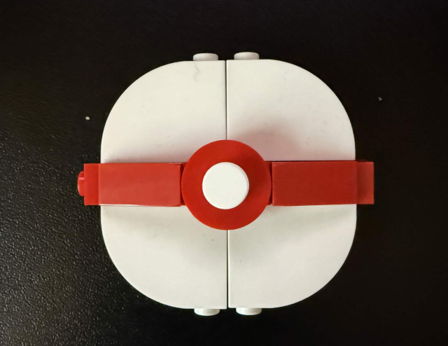 LEGOLand Premier Ball LEGO Pokémon Image