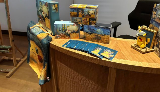 https://www.serebii.net/pokemon/vangoghmuseum/pokemoncentermerch.jpg